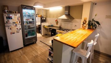 雪櫃、微波爐、焗爐、廚房用具/餐具/器皿