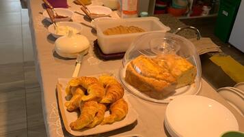 Frühstücksbuffet am Wochenende gegen Gebühr