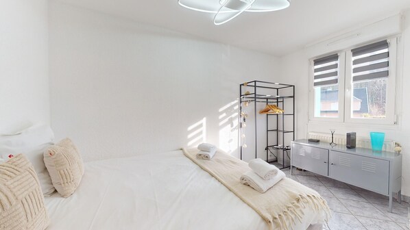 3 chambres, fer et planche à repasser, Wi-Fi gratuit, draps fournis