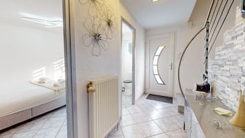 3 chambres, fer et planche à repasser, Wi-Fi gratuit, draps fournis