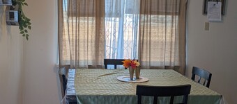 Charming,Quiet,spacious 3-bedroom duplex minutes to all the Events in Pendleton