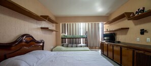 4 Schlafzimmer, Bügeleisen/Bügelbrett, WLAN, Bettwäsche