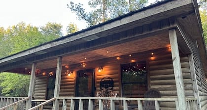 Bankhead Hideaway - Peaceful Retreat w/Hot Tub in Bankhead Forest. Dog Friendly!