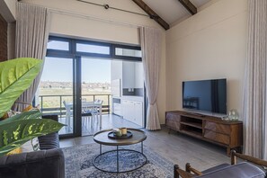 Smart TV y chimenea 