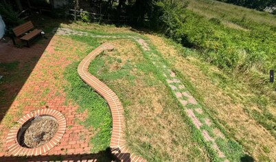 Charming 4-bedroom house with WiFi and AC in welcoming Woodbridge