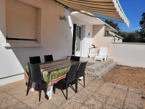 Outdoor dining - Villa penalty close to the sea Pets allowed (Longeville-sur-Mer)