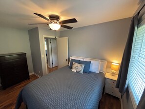 3 soverom, strykejern/-brett, wi-fi og sengetøy