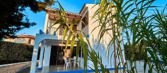 Apartamentos Blue Beach by Escape Home