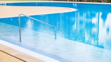 Apartment | Pool | Outdoor pool