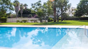 Apartment | Pool | Outdoor pool