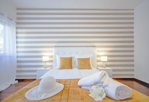 1 bedroom, iron/ironing board, internet, bed sheets