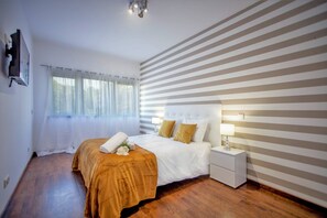 1 bedroom, iron/ironing board, Internet, bed sheets - Beach Side Apartment (Albufeira)