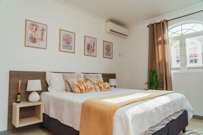 6 habitaciones, tabla de planchar con plancha, wifi y ropa de cama 