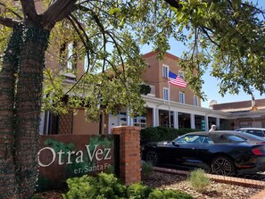 Exterior - Classic New Mexican charm in the heart of downtown Santa Fe. (Santa Fe)