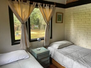 3 bedrooms, free WiFi, bed sheets - Country houses in Avandaro, 700 m. of commercial area Avandaro (Valle de Bravo)