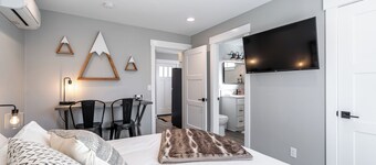 Downtown Studio Apartment in Eugene’s Heart!