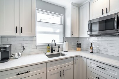 Downtown Studio Apartment in Eugene’s Heart!