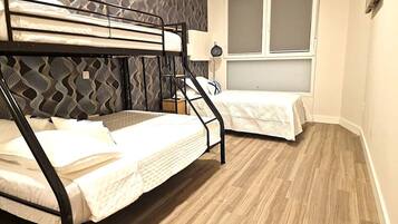 1 slaapkamer, een strijkplank/strijkijzer, gratis wifi