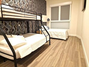 1 bedroom, iron/ironing board, free WiFi