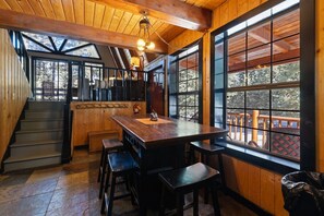 Dining - Sweetin Summit Retreat (Duck Creek Village)