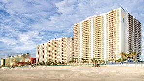 Exterior - Wyndham Ocean Walk: Oceanfront Fun, Pools, & Spacious Family Stay-1 Bd Dlx (Daytona Beach)