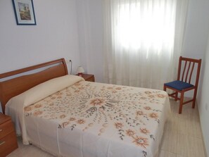 2 bedrooms, bed sheets