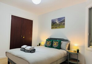 1 chambre, fer et planche à repasser, Wi-Fi, draps fournis