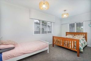 3 bedrooms, free WiFi, bed sheets