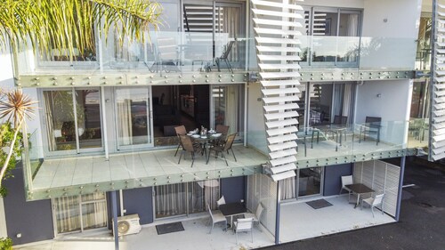 Paihia Beach Front 1 bedroom Apartment