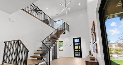 Brand New Build! 50+ Beds