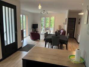 Interior - The house in the woods (Crayssac)