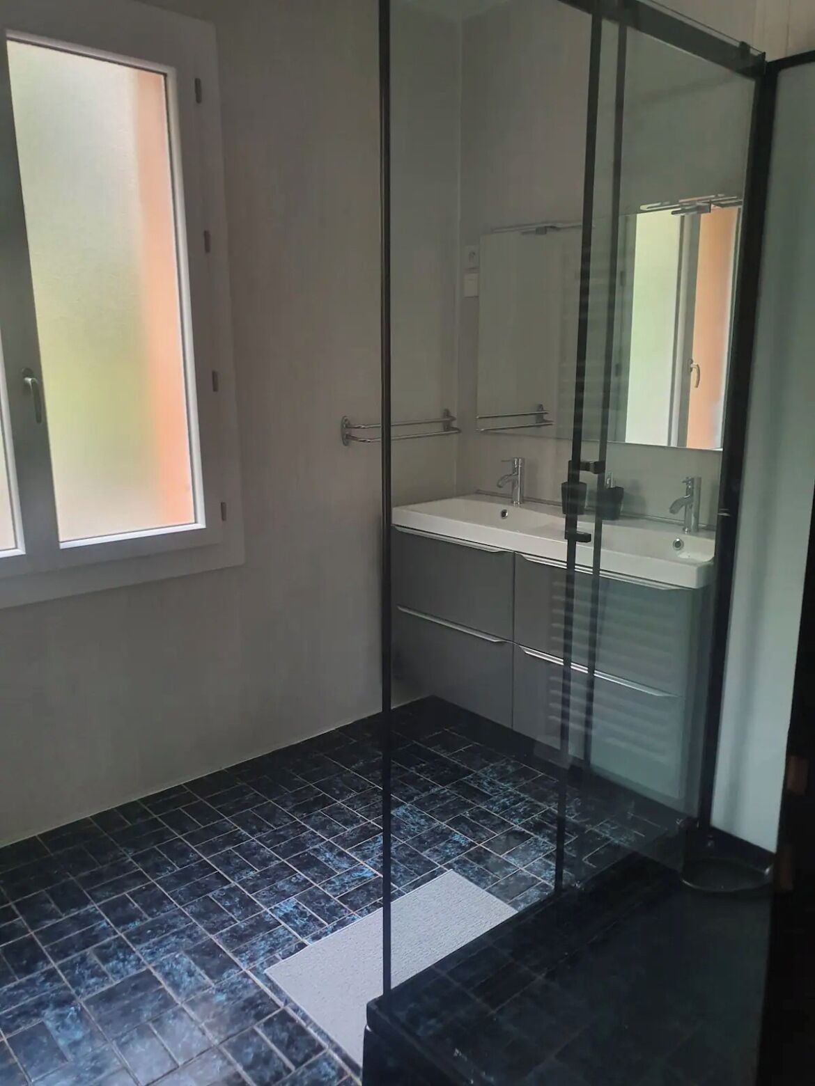 Chuveiro, secador de cabelo