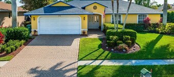 Marco Island Beach Home  Close to Beach & Mackle Park!