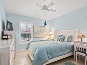 3 bedrooms, iron/ironing board, WiFi, bed sheets - Marco Island Beach Home Close to Beach & Mackle Park! (Marco Island)