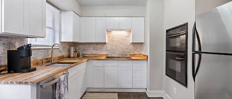 Fridge, microwave, oven, stovetop