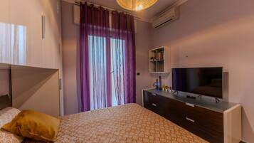 1 camera, una scrivania, ferro/asse da stiro, Wi-Fi gratuito