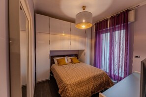 1 camera, una scrivania, ferro/asse da stiro, Wi-Fi gratuito