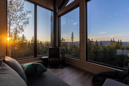 NORR - Micro Chalet | Spa & Mountain Views near Quebec City