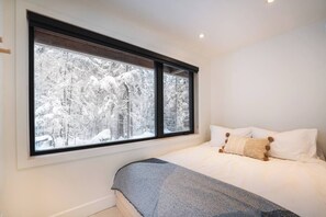 2 bedrooms, WiFi, bed sheets - Landskäp - Panoramic View With Spa Near Quebec (Lac-Beauport, Quebec)