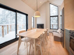 Dining - Landskäp - Panoramic View With Spa Near Quebec (Lac-Beauport, Quebec)