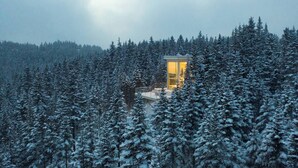 Exterior - QUARTZ (Lac-Beauport, Quebec)