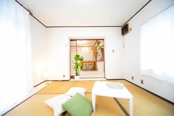 Room - Higashiomi Large House (Higashiomi)