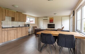 Dining - Beautiful home in Wagenborgen with WiFi (Wagenborgen)