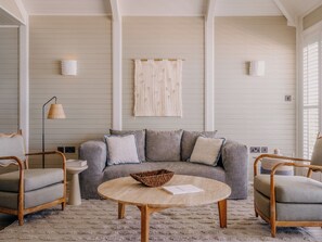 Double Room ( Medium ) Beach View Balcony | 객실 내 금고, 암막 커튼, 다리미/다리미판, 무료 WiFi