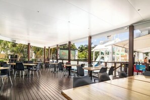 Restaurant - Turtle Beach Resort (Mermaid Beach)