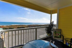 Property grounds - Carolina Cove –Oceanfront Escape in Carolina Beach (Carolina Beach)