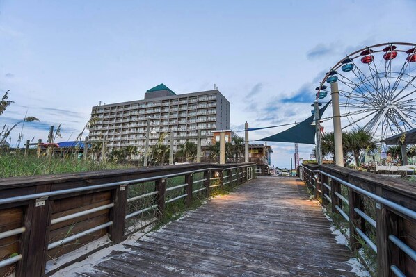 Property grounds - Carolina Cove –Oceanfront Escape in Carolina Beach (Carolina Beach)
