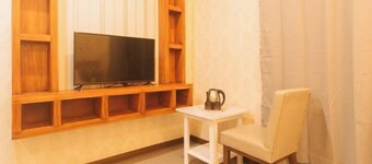 RedDoorz Premium @ Regency Sunset Hotel