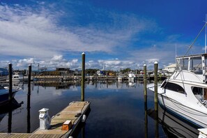 Marina - Slo M'ocean - Your Stylish Beach Retreat (Carolina Beach)