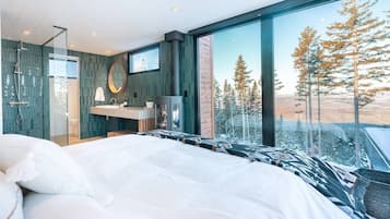 2 bedrooms, travel crib, WiFi, bed sheets